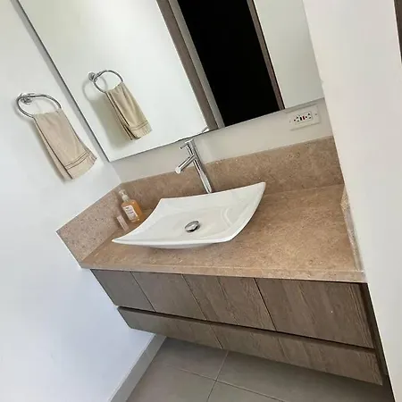 Penthouse Con Hermosa Vista Al Mar *
